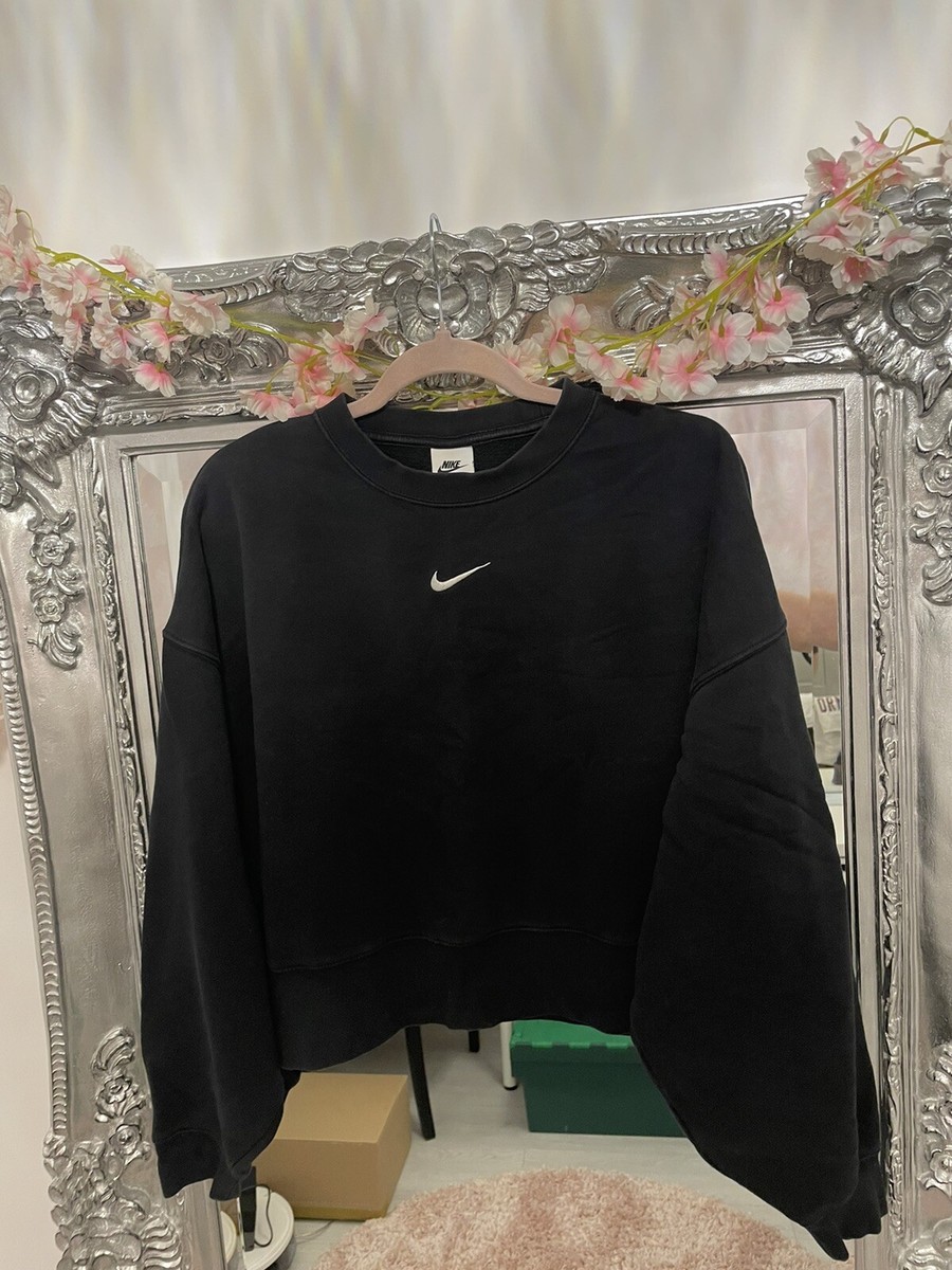 nike cropped black sweatshirt