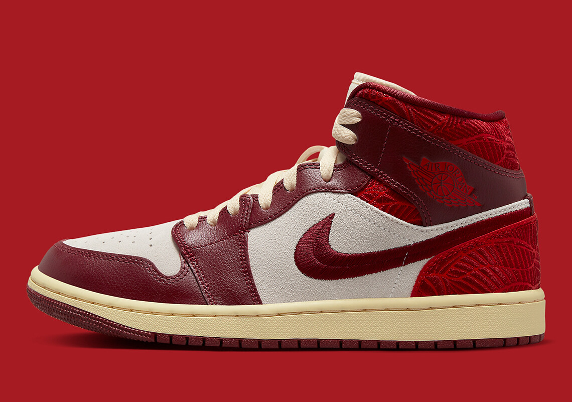 Женские кроссовки Nike Air Jordan 1 Retro Mid SE Tiki Leaf Team из красного муслина Sail DZ2820-601