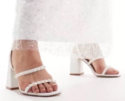 Be Mine Braut Stella Perlen verziert Blockabsatz Sandalen in Elfenbein Satin Größe 7