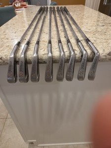 Vtg Titleist Acushnet Iron Set 3-9, Stiff flex