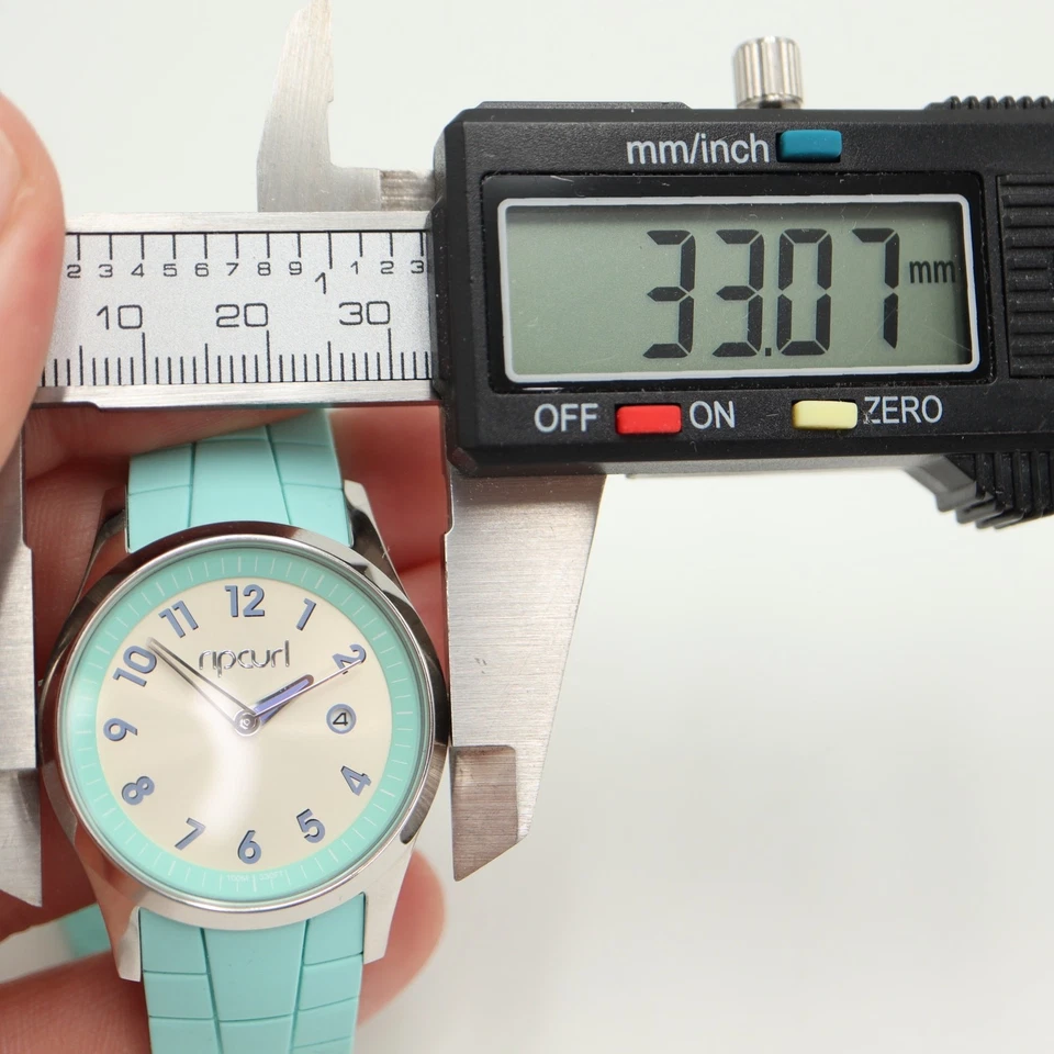 Reloj Rip Curl Core Surf 33mm Mujer Fecha Tono Plateado Azul Silicona con Batería Nueva Foto 2 de 4