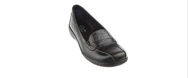 clarks croco embossed slip on loafers