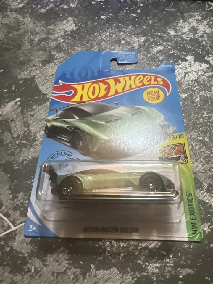 Aston Martin Vulcan - Hot Wheels 235/250 HW Exotics (verde) Diecast Car Foto 2 de 3