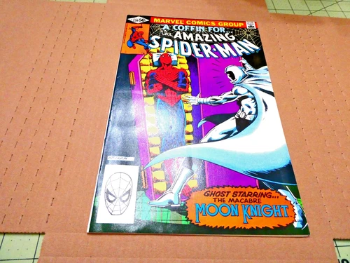 The Amazing Spider-Man #220 Starring Moon Knight! Sharp VF-NM Condition