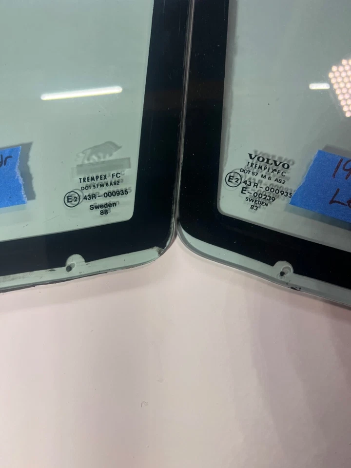VOLVO 144-264 1981-1993 4 PUERTAS LADO PASAJERO VENTILACIÓN TRASERA CRISTAL USADO Foto 3 de 3