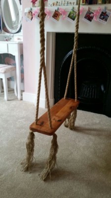 Massivholz, handgefertigte Schaukel. Maßanfertigung. Perfekt für Kinderzimmer. Komplett Custom