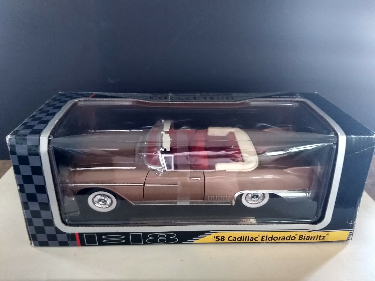 1958 CADILLAC ELDORADO BIARRITZ. 1:18 DIE CAST METAL COLLECTION