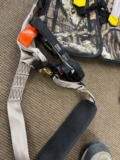 Tree Spider Speed Vest Tree Stand Hunting - Image 4 of 4