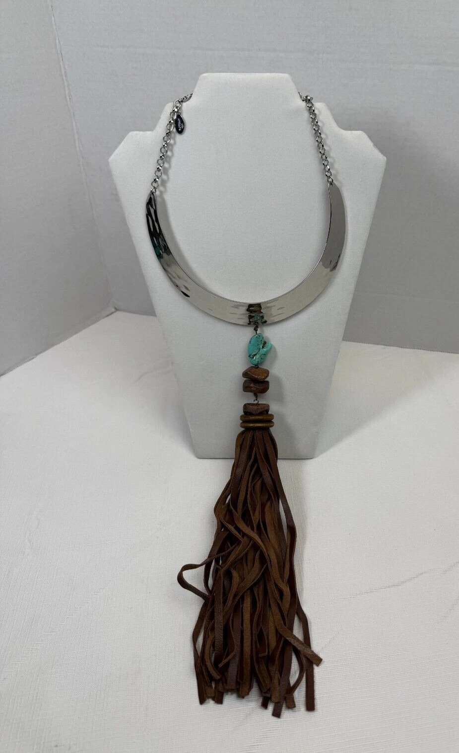 VETEMENTS Collana Chico's Loren Bavaglino Collare Metallo Martellato Finto Turchese Legno Pelle Nuova con etichette