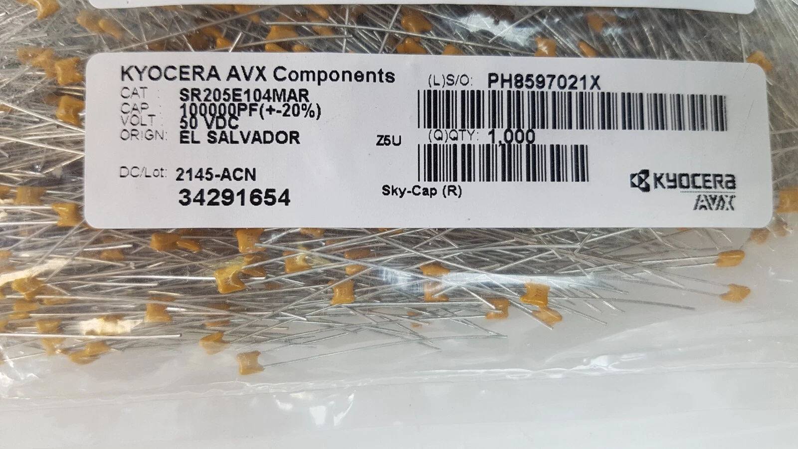 Kyocera AVX SkyCap label: SR205E104MAR, 100000 pF ±20%, 50 VDC, Z5U, El Salvador