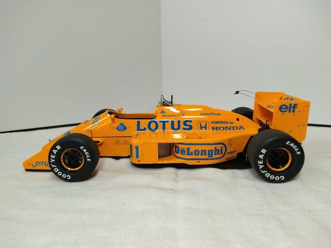 AUTOart Signature 1/18 TEAM LOTUS TYPE 99T JAPANESE GP 1987 Car