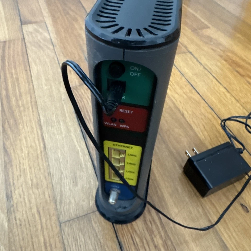 Motorola 8x4 Cable Modem Plus N450 Wifi Router MG7315 With AC Adapter - Image 3 of 4