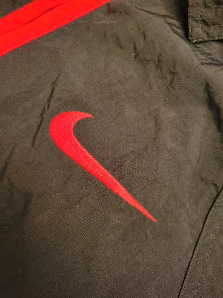Chaqueta cortavientos vintage Nike cremallera completa juvenil talla mediana 10 12 logotipo grande nailon Foto 4 de 4