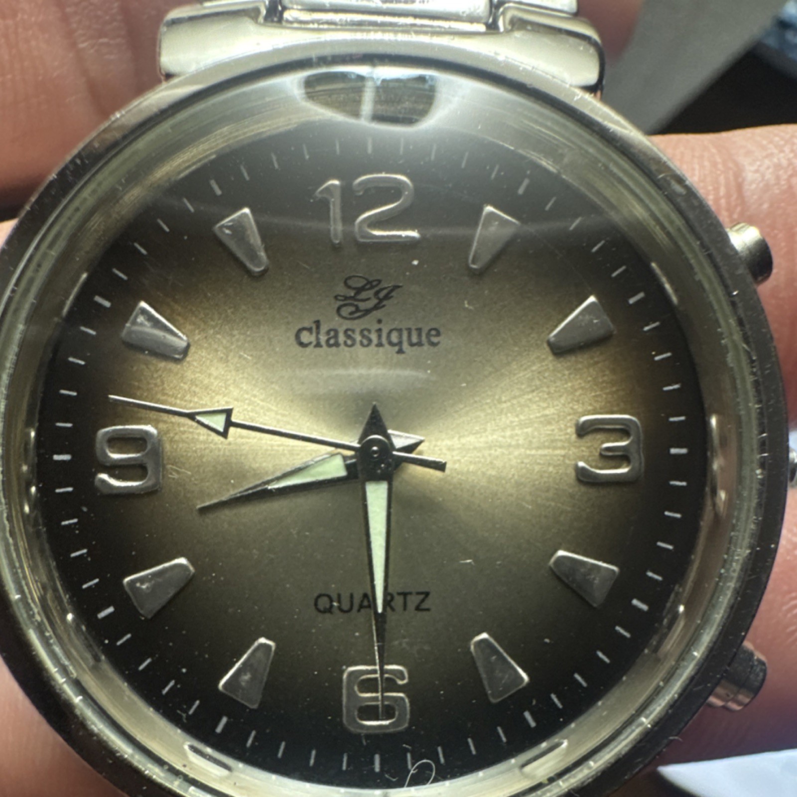 Classique Men's Quartz Analog Nickel Free Date Silver Metal Bracelet Watch