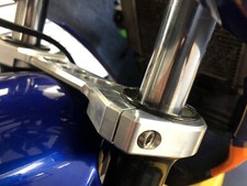 Suzuki GSXR 125 150 Freetech billet fork brace