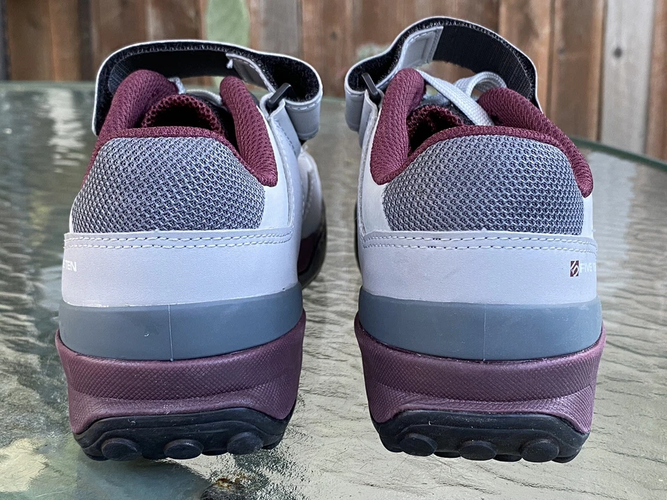 Zapatos de bicicleta de montaña Five Ten Kestrel de encaje para mujer tallas 6, 6,5 Foto 4 de 4