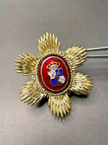 Coro Signed Pegasus Heraldic Coat of Arms Enamel Brooch Gold Tone Red Vintage - Picture 5 of 12