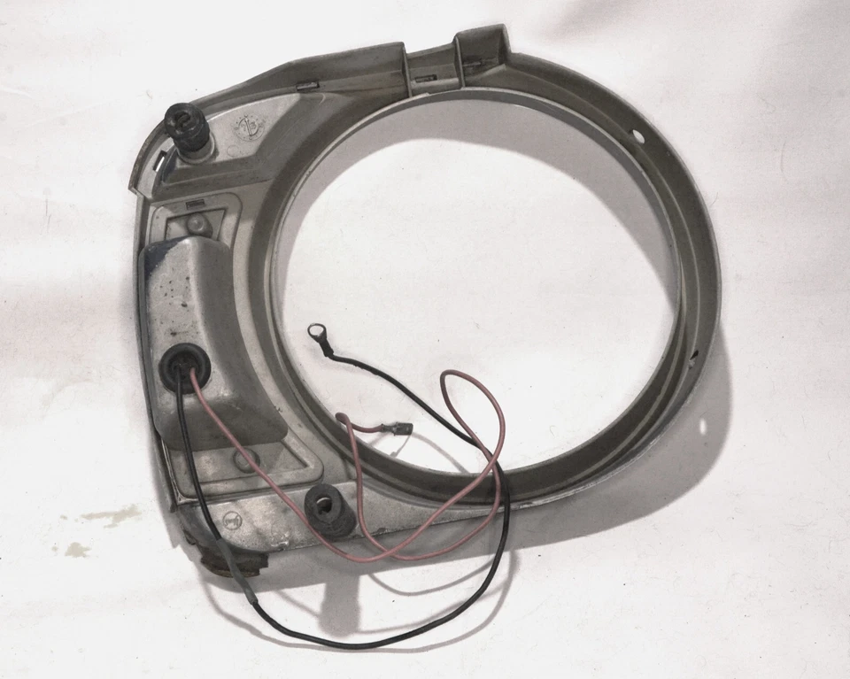 Marco de faros / faros lado derecho Volvo 140 144 145 1973-1974 (Hella) Foto 2 de 2