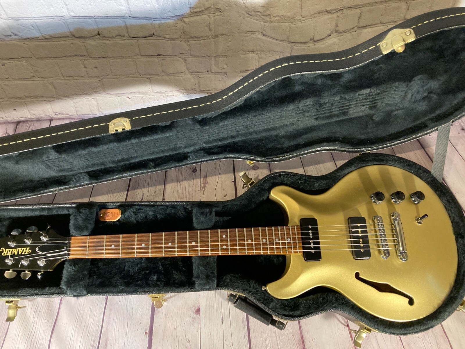 Image 71 - Beautiful 1999 Hamer USA Vanguard/Artist Mahogany - Rare Gold Sparkle - P90&amp;#039;s