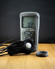 Onnline DT-1308 Digital Illuminance Lux Light Meter & Sensor Case Manual