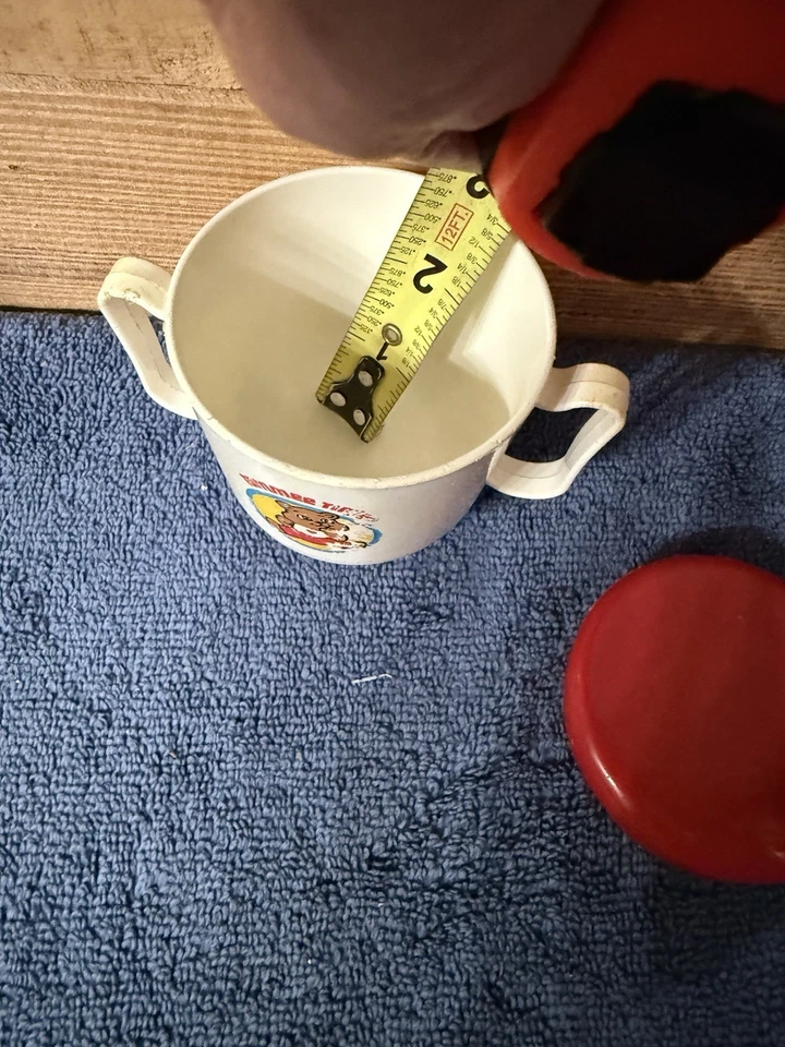 Taza para beber vintage azul Tommee Tippee con fondo ponderado con tapa Foto 3 de 4