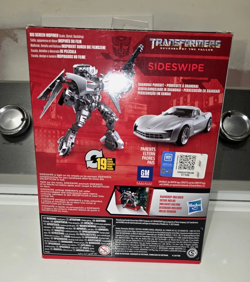 Hasbro Transformers Studio Series Deluxe Class 78 SIDESWIPE Action Fig NEW - Image 2 of 4