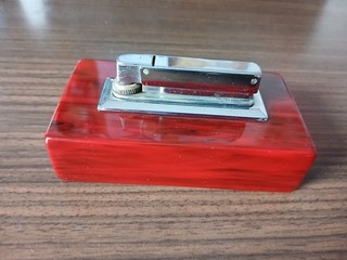 Schönes altes Tischfeuerzeug