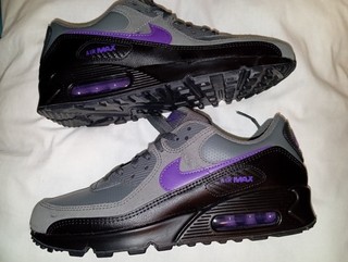 baskets Nike Air Max 42 5 occasion homme très bon état noires et grises