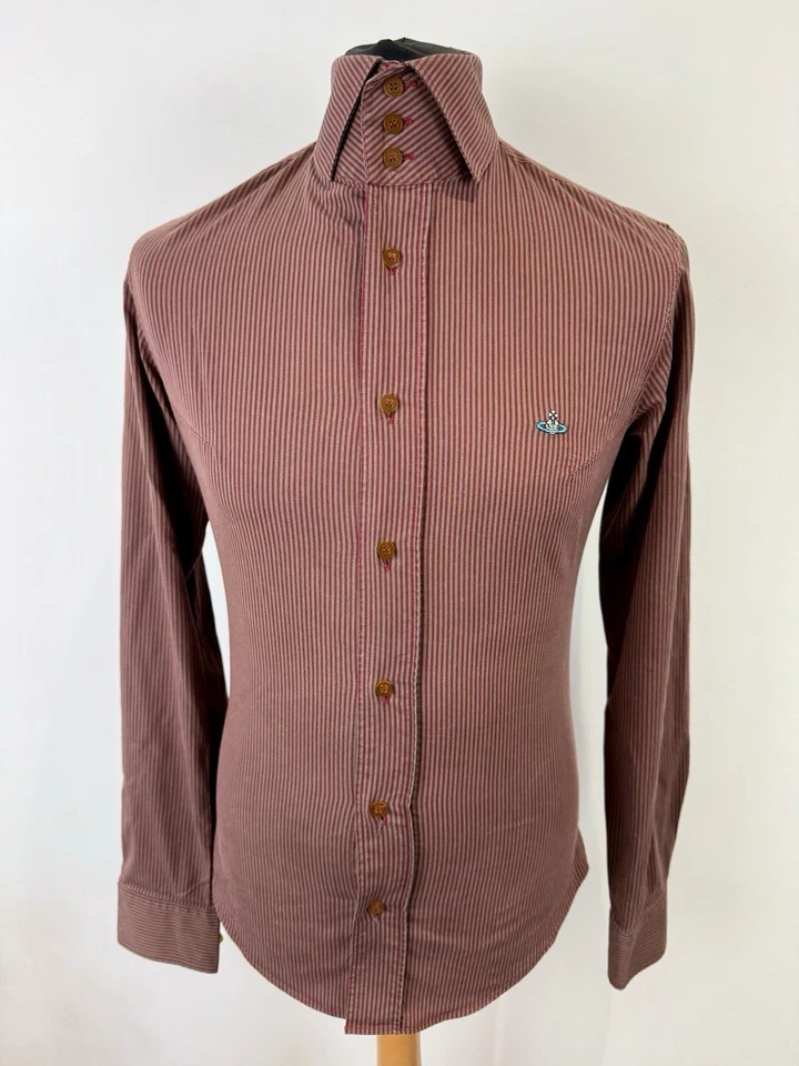 Camisa Inteligente Vivienne Westwood RAYAS ROJAS KRALL 3 BOTONES Talla Pequeña S Foto 3 de 4