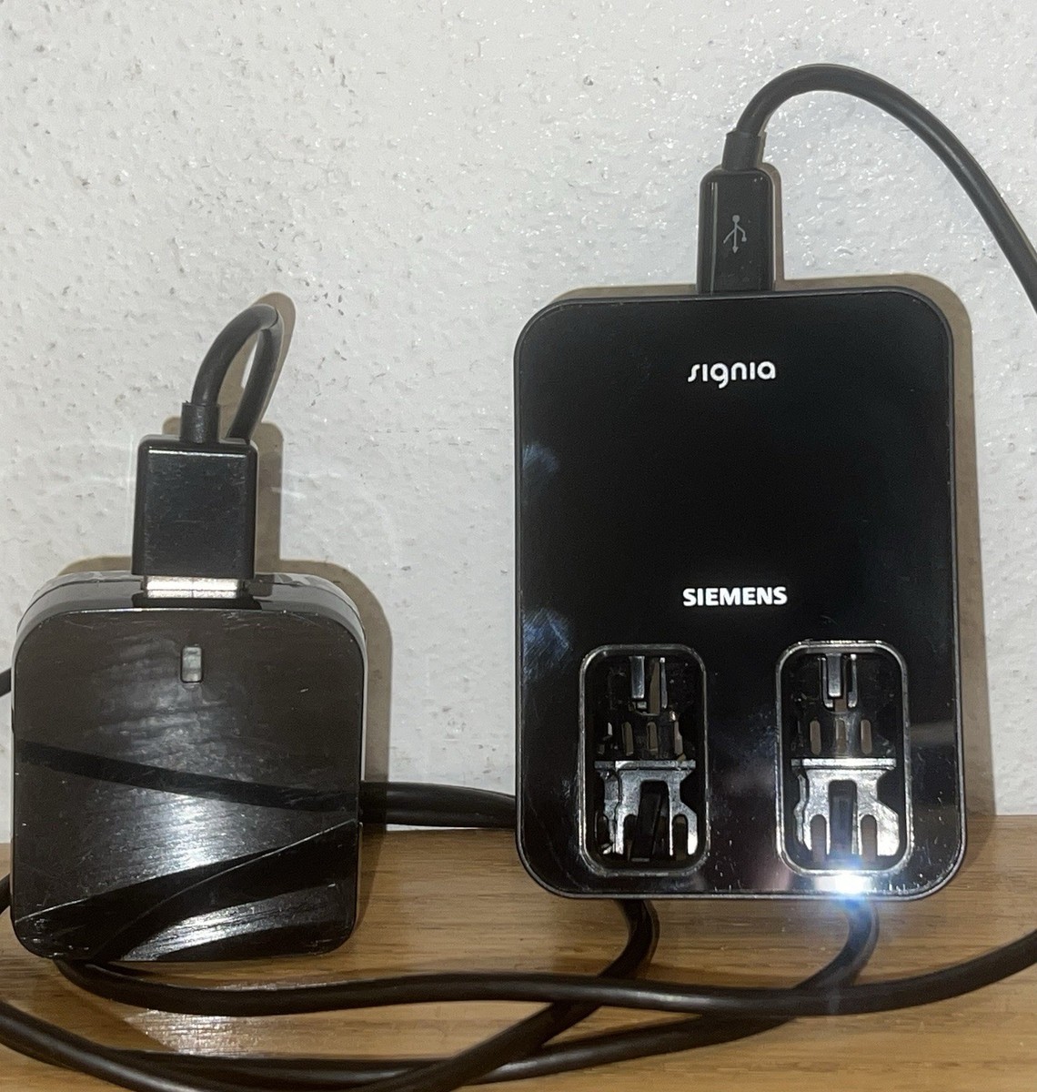 Siemens Signia Pure Charge & Go 7NX Hearing Aid Charger Only OEM