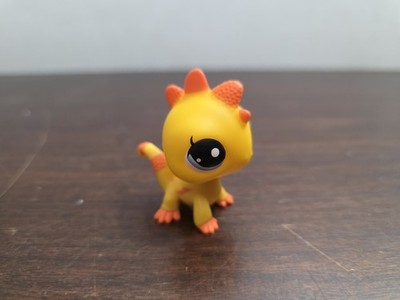 Littlest Pet Shop G7 Generation 7 Series 2 #83 Yellow Iguana Lizard figure