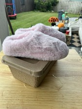 SKIMS Faux Fur Slippers in Cherry Blossom size 39 US Women's 8  8.5 