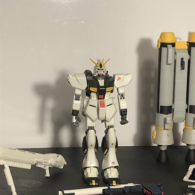 Amuro Ray's V Nu Gundam + HWS RX-93 Bandai Mobile Suit In