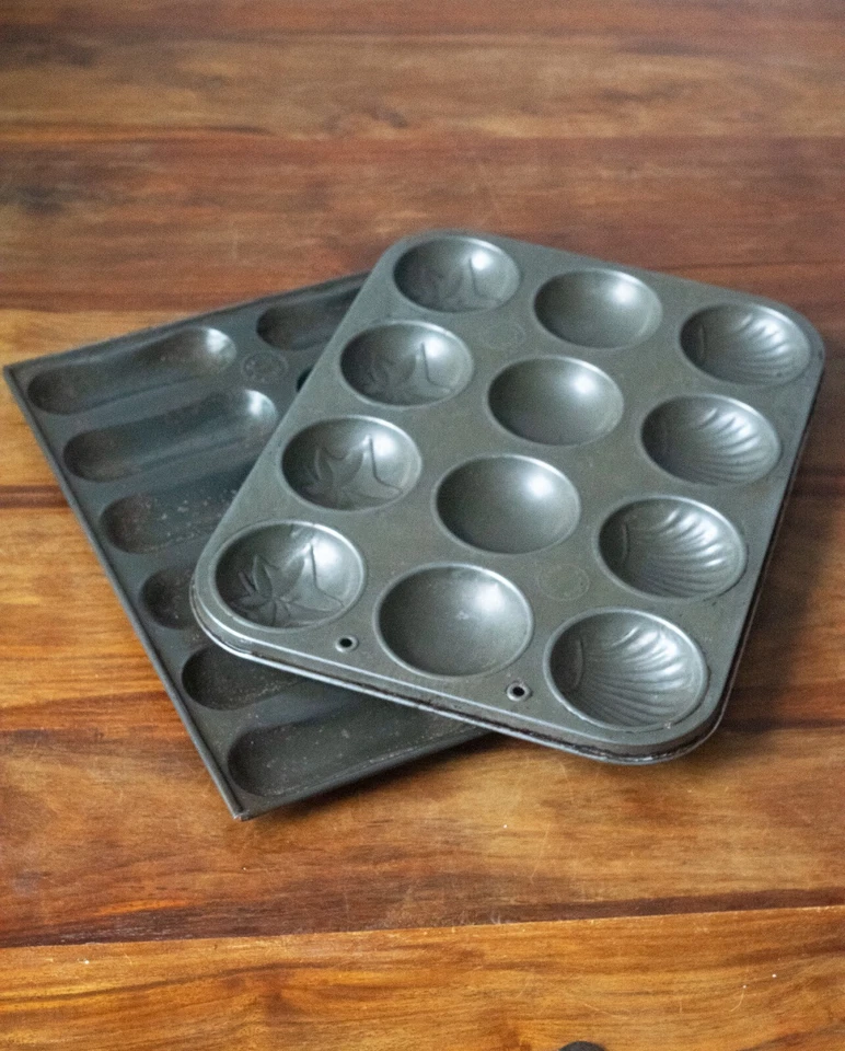 2 x vintage metal mould cake baking tray by Tala & Seamless - Image 2 of 4