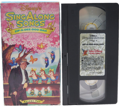 DWE Sing Along！DVD Amazon.com: Sing Along Songs - Disneyland Fun : Wayne Allwine