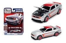 Auto World 1:64 Premium Ford Mustang Boss 302 Laguna Seca Silver AWSP046B-4H