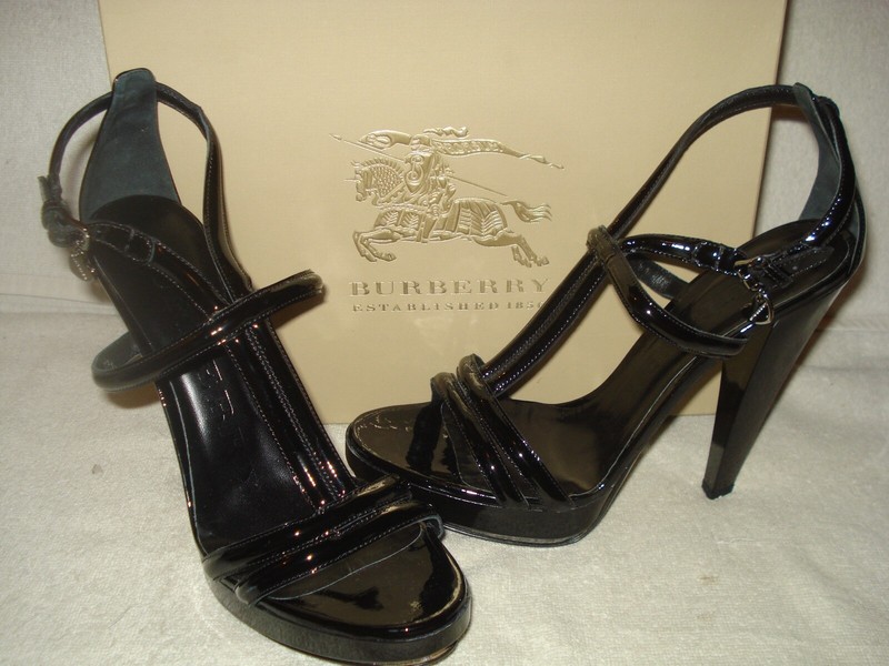 100% AUTHENTIC NEW WOMEN BURBERRY STRAPPY PATENT HEELS/SANDALS EU 40/US 9.5