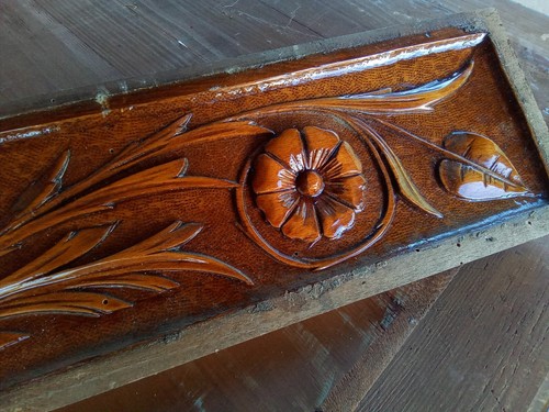 ANTICA TAVOLA IN LEGNO INTERAMENTE INTAGLIATA A MANO.(18) - Foto 3 di 8