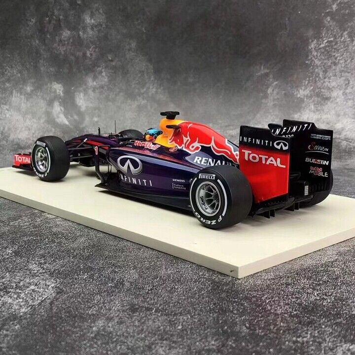 Spark 1:18 Diecast Model RedBull Racing Infiniti RB10 Spark 1:18 Diecast Model RedBull Racing Infiniti RB10