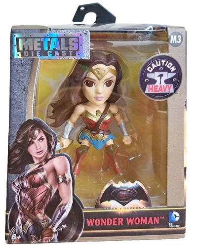 DC Comics Bombshells Wonder Woman & 1952 Chevy Coe Pickup | Webshop A