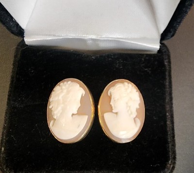 Vintage KIL Signed  14k Gold Carved Cameo Screw Back Earrings