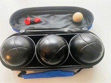 Boules de pétanque noires