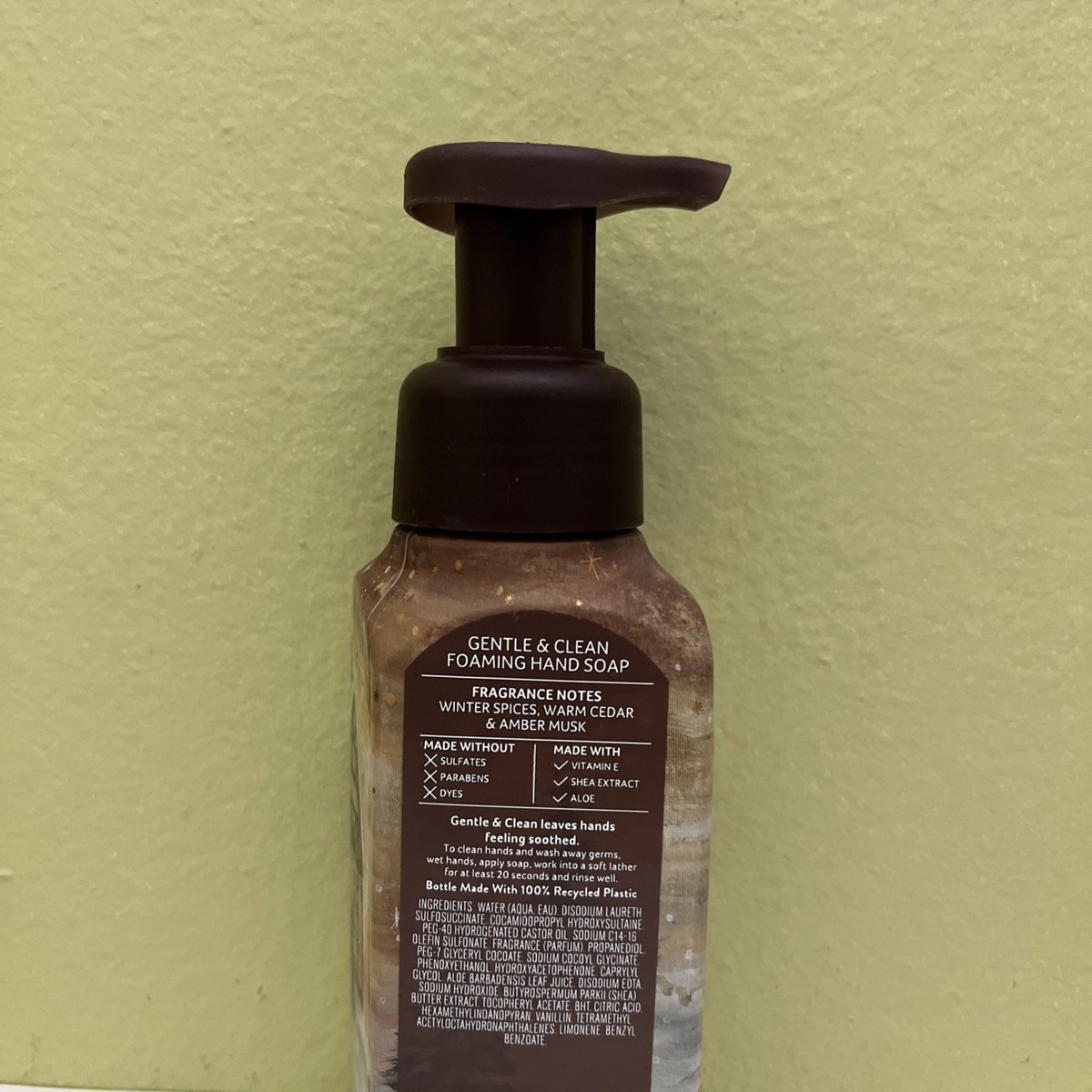 3) Bath & Body Works COZY WINTER COTTAGE Gentle Foaming Hand Soap