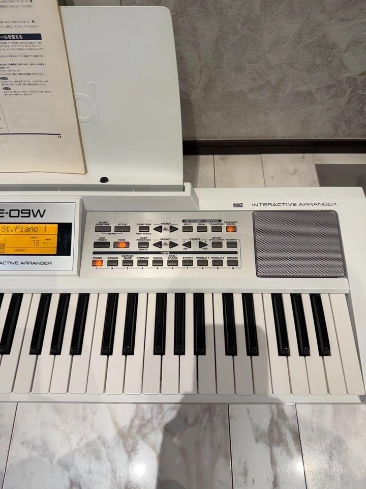 Roland E-09W keyboard Free Shipping From Japan - Image 3 of 4