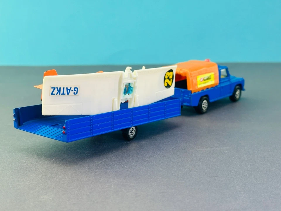 CORGI TOYS GS 19 Whizzwheels Land Rover FLYING CLUB Nipper Aircraft and Trailer - Bild 2 von 4
