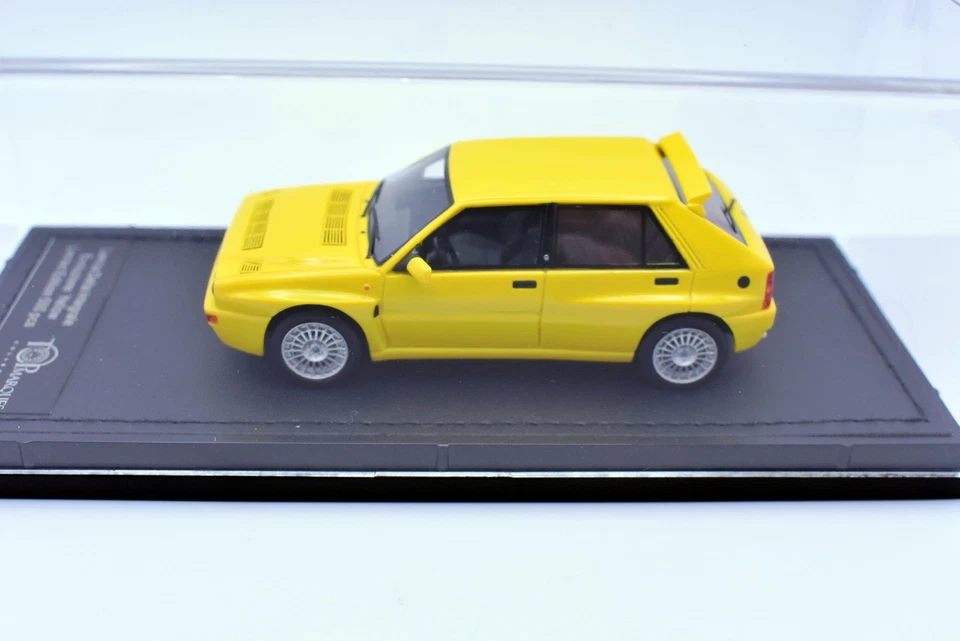 Modellino auto scala 1:43 Lancia Delta Integrale Evoluzione giallo TopMarques - Immagine 3 di 4