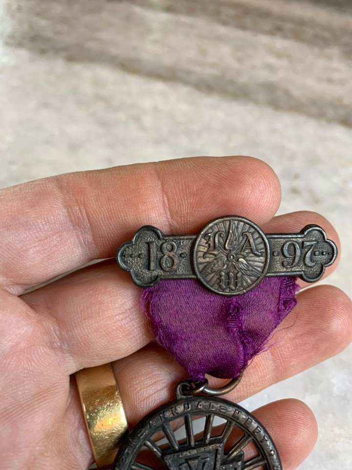 Broche Ancienne Vélo – Ligue American Wheelmen – Californie – Vintage – Occasion