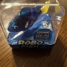 Zuru Robo Alive FISH Color Change Water Activated/ Blue With White Stripes
