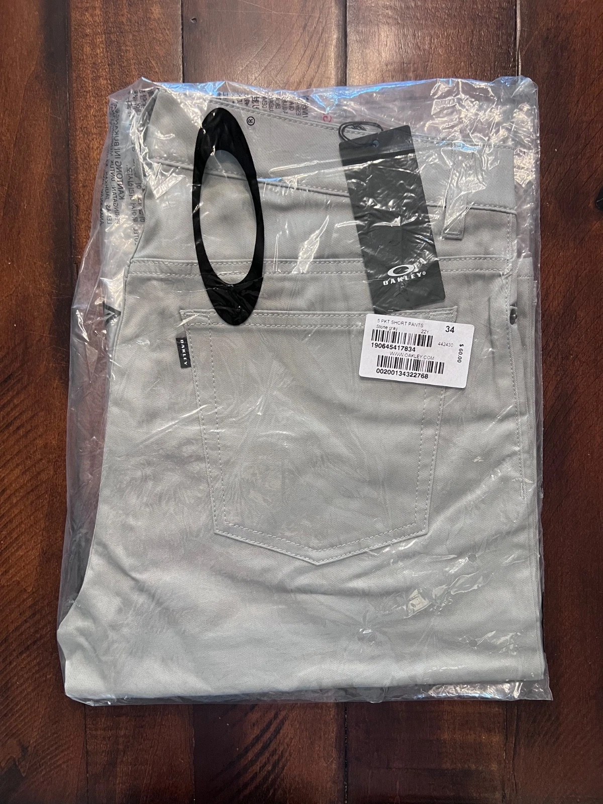 NWT Oakley 5 Pocket Shorts Stone Gray Size 34 442430-22Y