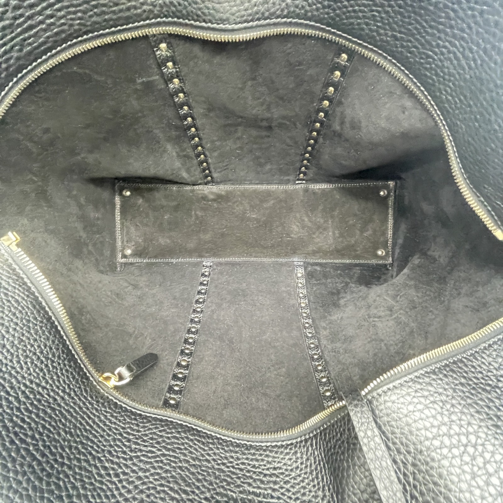 Valentino Garavani Rockstud Med Tote Shoulder Bag Pebble Leather Black Pre-Owned thumbnail 17